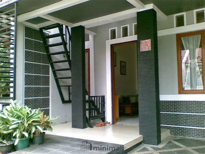 Keramik Tiang Teras Hitam