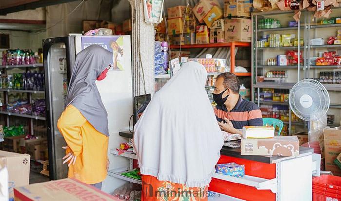 contoh gambar warung sembako depan rumah