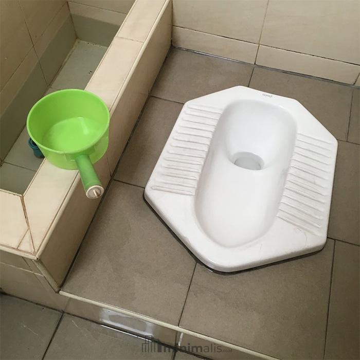 WC Jongkok Desain Kamar Mandi Ukuran 1x1