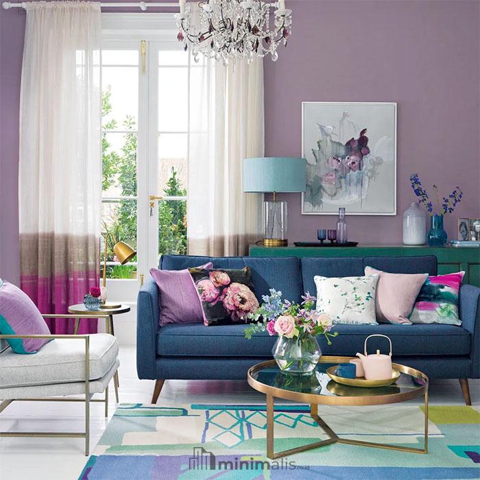 desain ruang tamu sederhana warna ungu